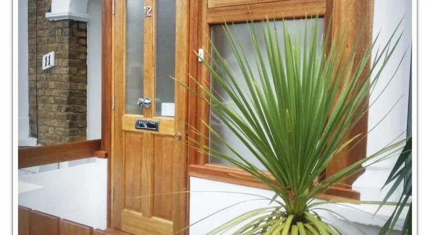 London Hythe Close Rooms to Let