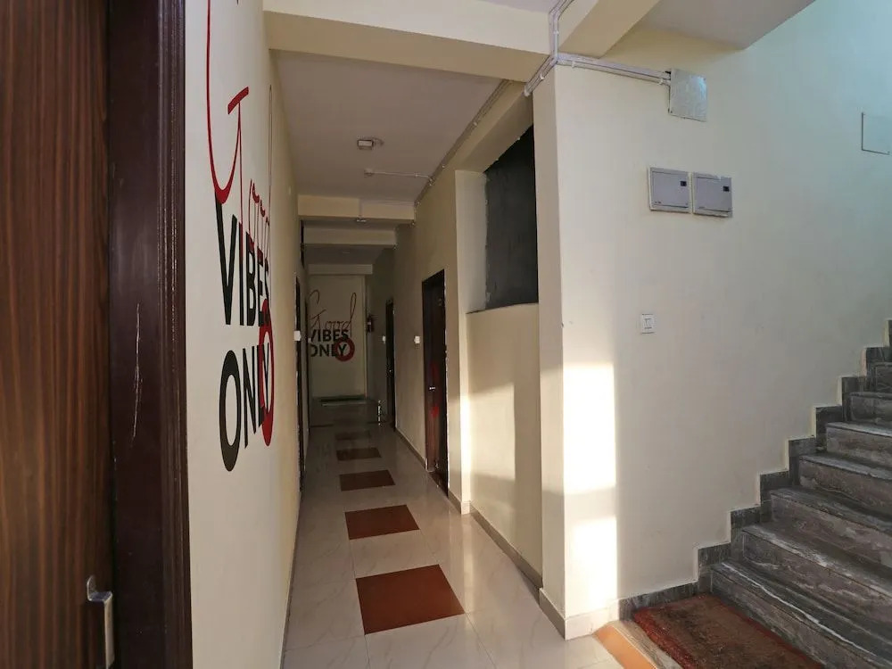 OYO Flagship 128 AIIMS BHU