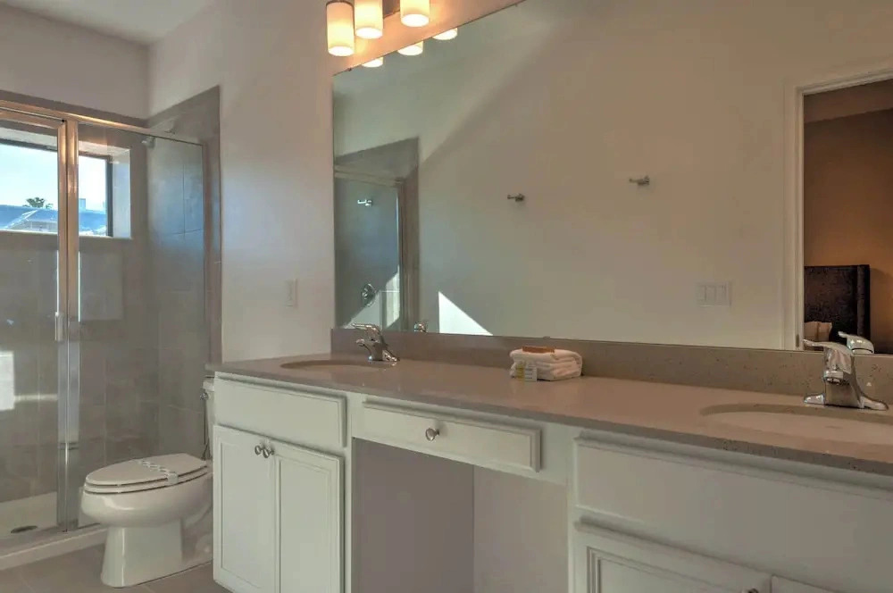 Luxury Townhouse w/ Private Pool Near Disney & Universal