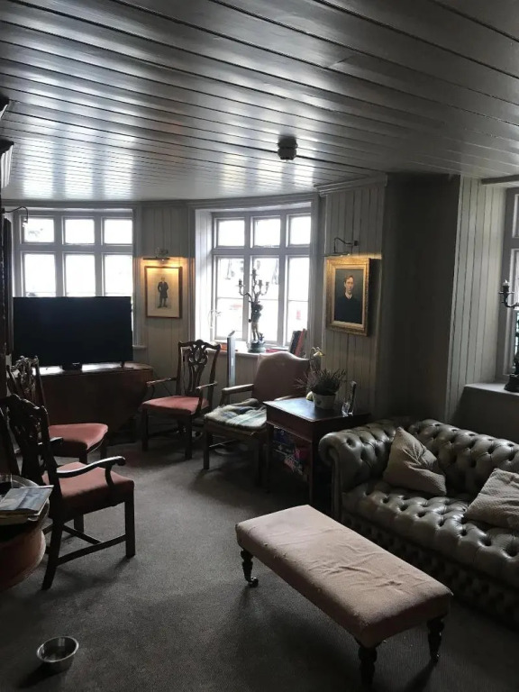 Bankes Arms Hotel