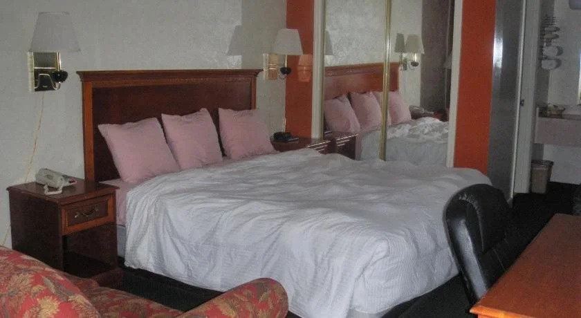 Applegate Inn