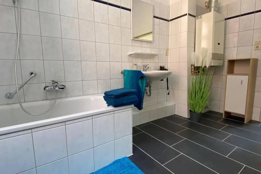 Charmante Altbauwohnung an der Kesselschleuse 2