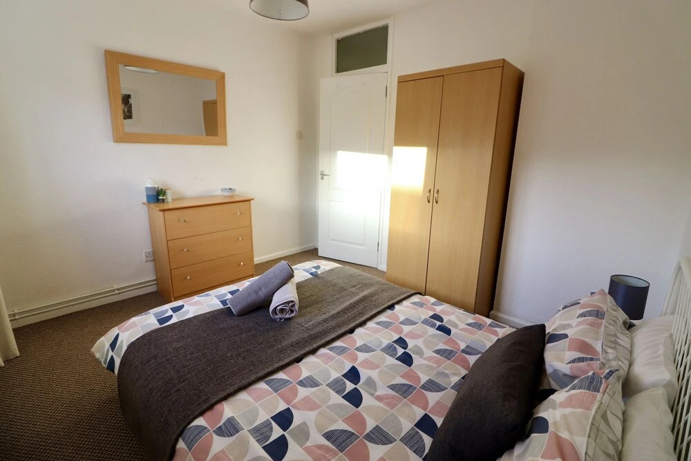 York Rd area 2 bed