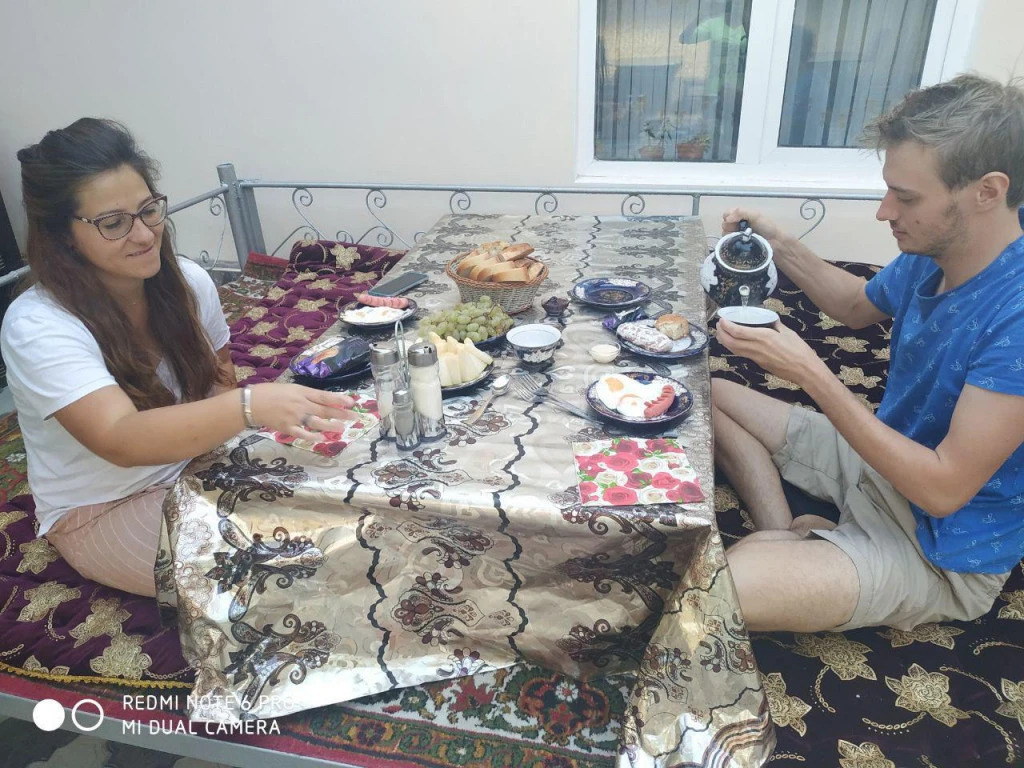 Zuxro Guesthouse