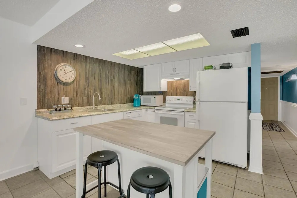 19610 Gulf Blvd Condo Unit 109 2 Bedrooms 2 Bathrooms Condo