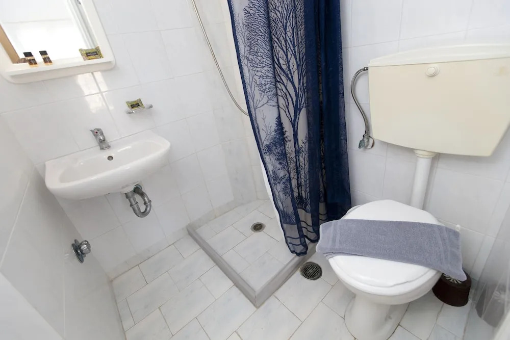 Kontogoni Rooms