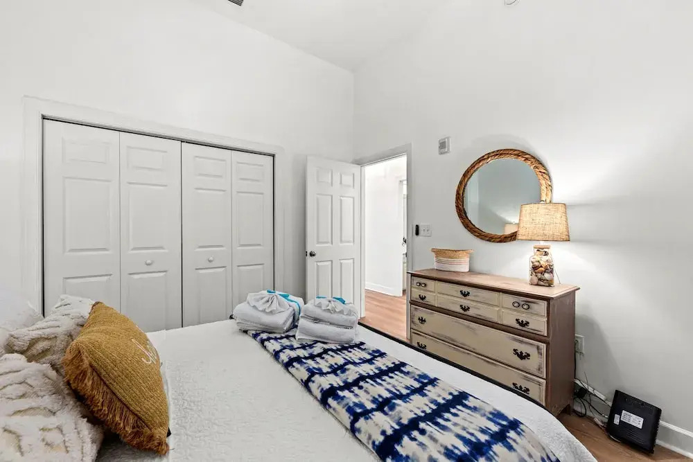 Remarkably Updated 3/2 in Seagrove Highlands - Gulf Views Sleeps 9