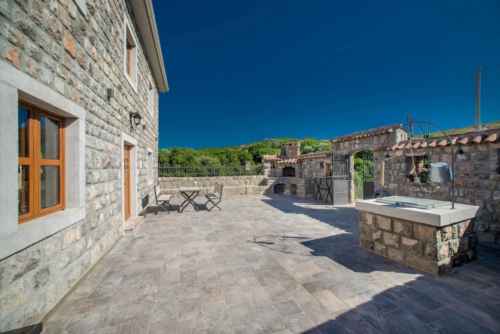 Villa Old Castle