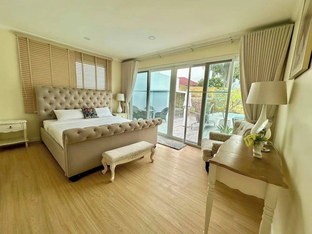 5 Bedrooms Villa 5 min walk to Bangtao beach