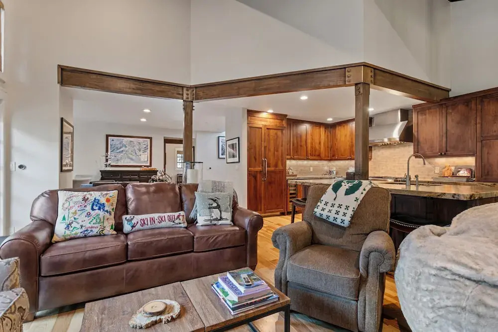 Mountain Modern Retreat Hot Tub 3 Bedroom Condo