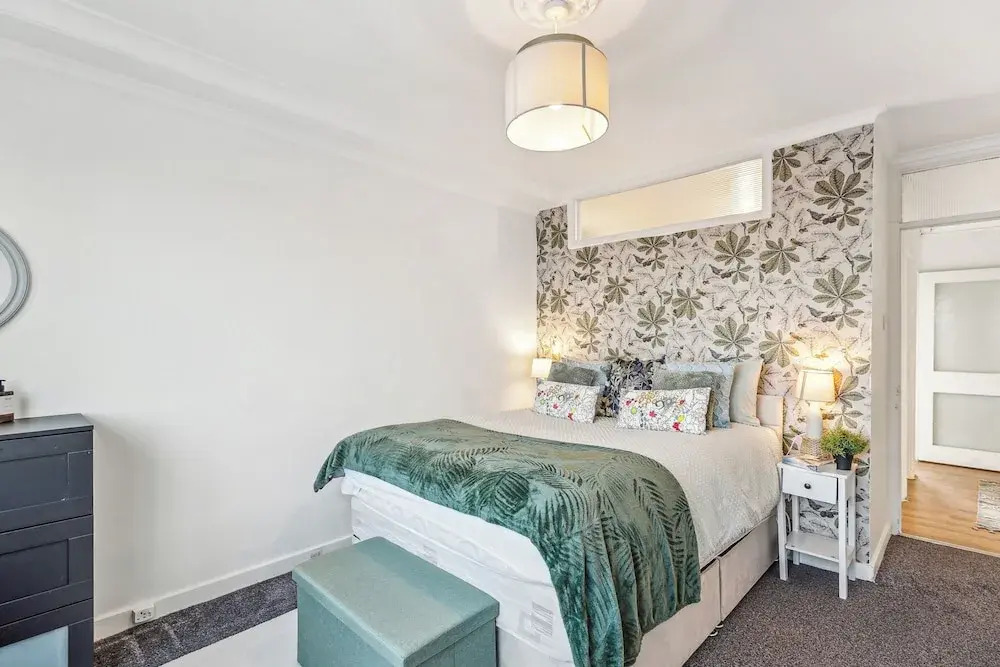 Spacious2br-balcony-parking-25mincentrallondon