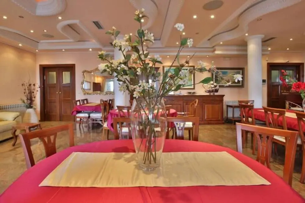 Royal Holiday Apartments Sveti Stefan