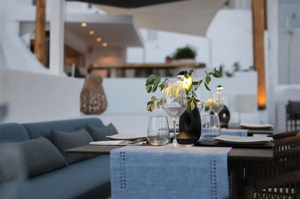 Aqua Luxury Suites