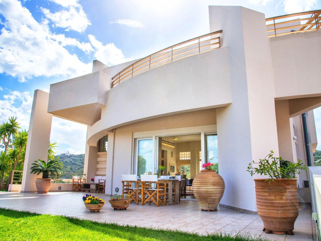 Beautiful Villa near Sea in Agios Nikolas
