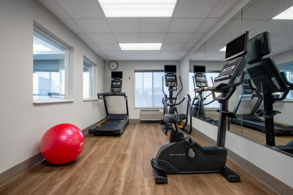 Holiday Inn Express & Suites Clinton by IHG