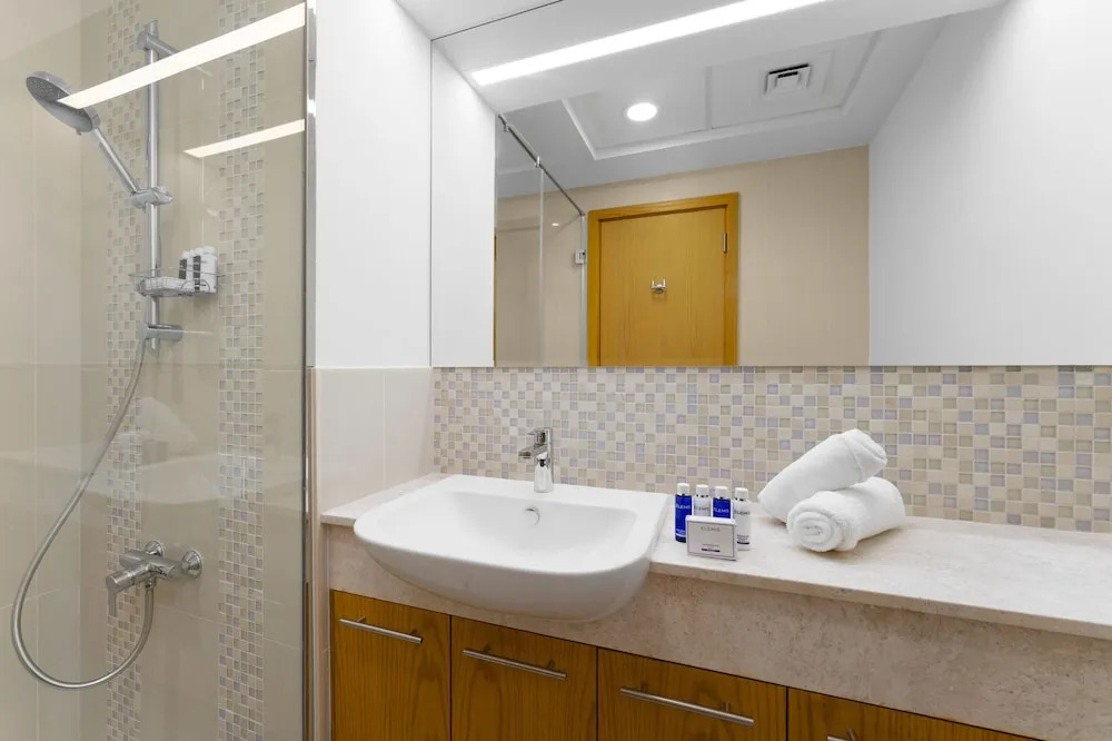Maison Privee - Classy Apt w/ Terrace & Direct Burj Khalifa Views
