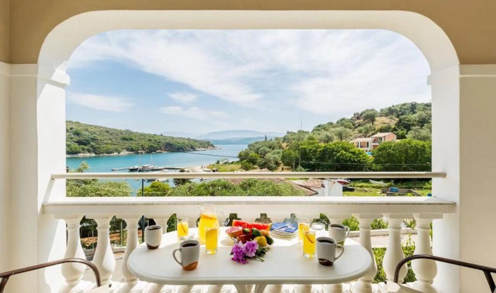Evanna Walk to Beach Sea Views A C Wifi Car Not Required - 3425