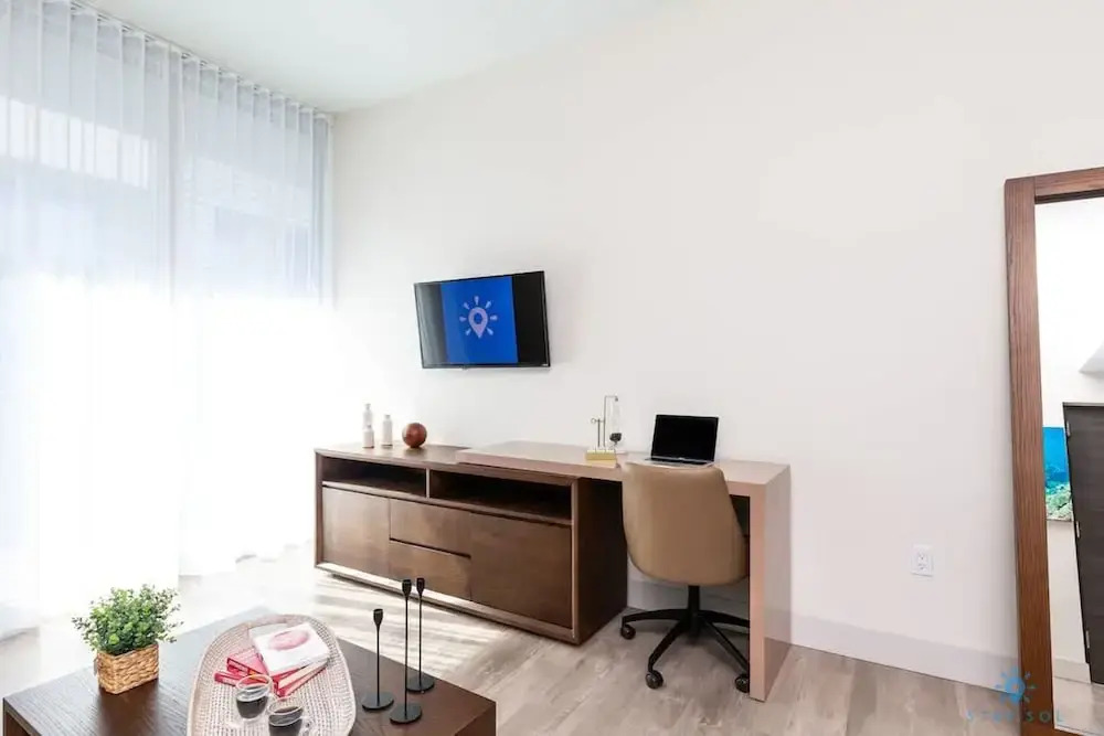 Beautiful Apartment w Rooftop Pool and Amenities