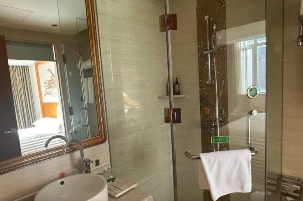 Vienna Hotel (Beijing Jiugong Metro Station)