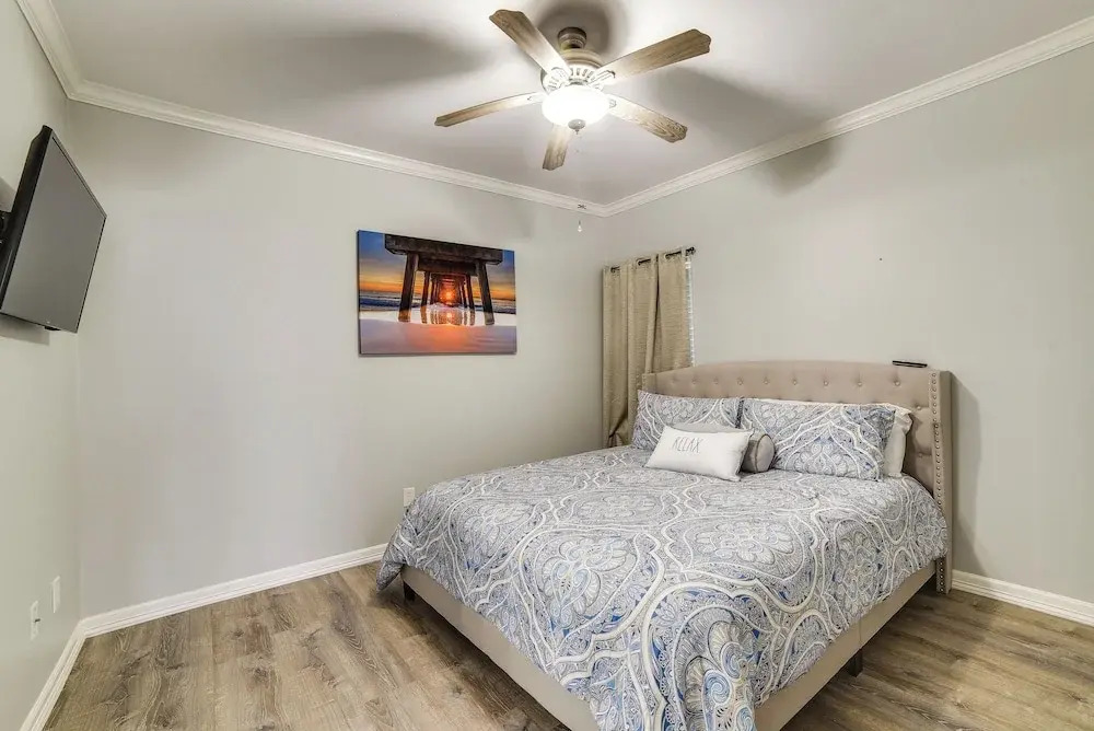 Modern Island Condo w/ Pool: Steps to the Beach!