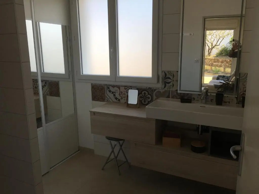 Maison rénovée proche mer avec terrasse, parking privé et wifi à Barbâtre - FR-1-426-440