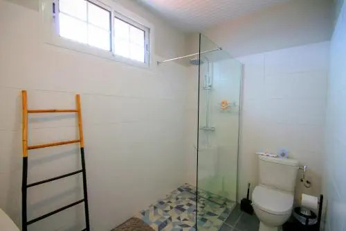 Villa avec piscine et vue mer