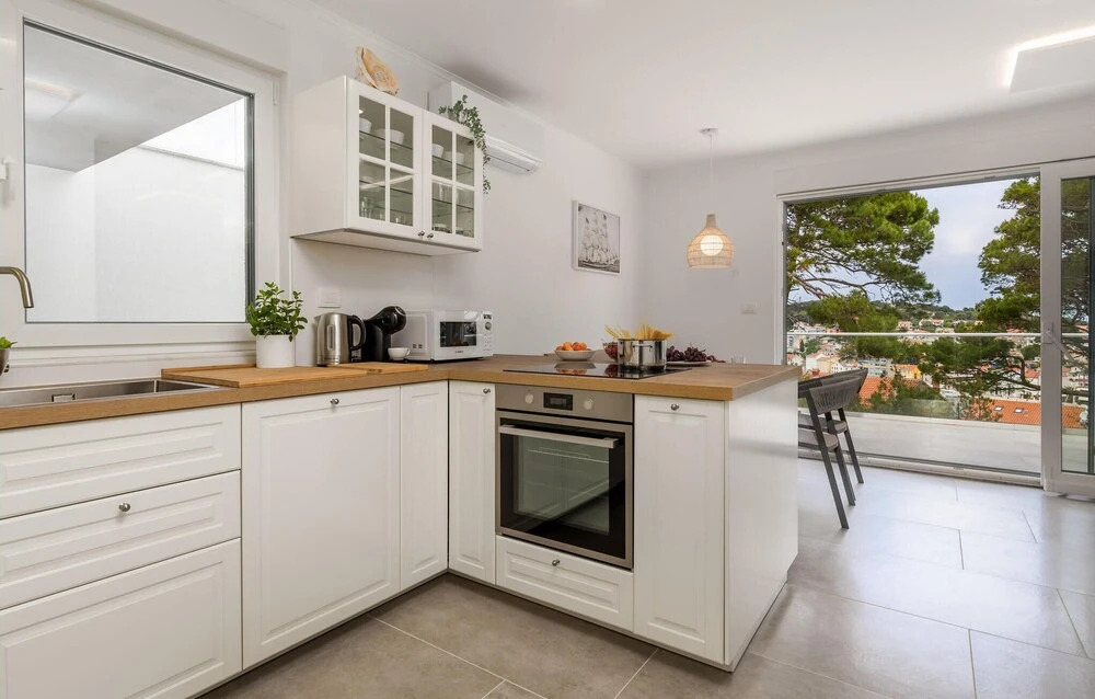 Amazing Apartment in Mali Losinj With Wifi and 2 Bedrooms