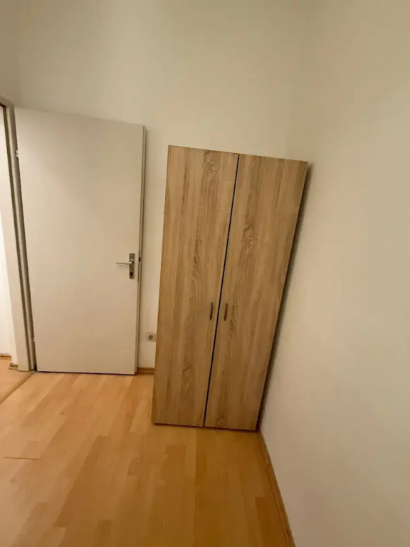 2BR Plus LR Apartment Sleeps 6 Central