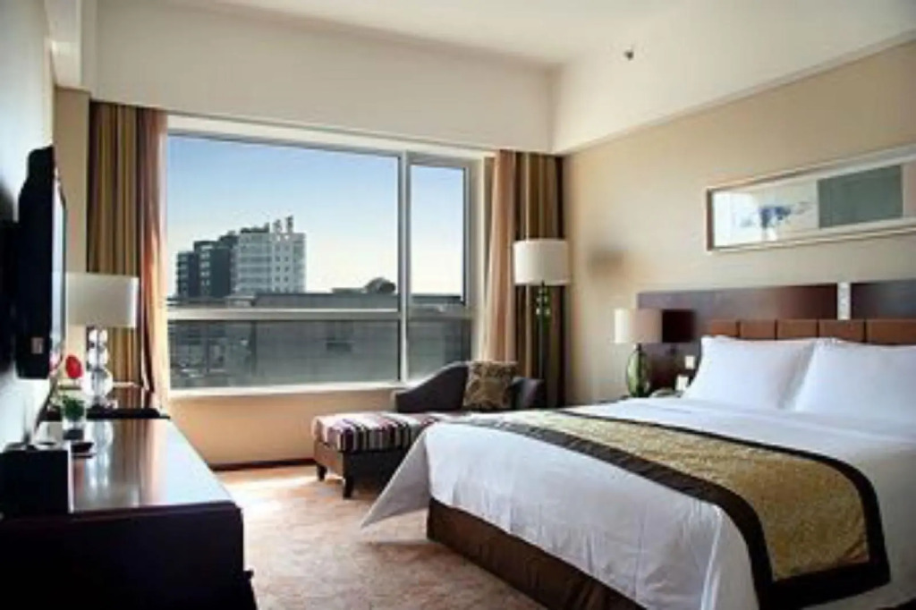 Yulong International Hotel