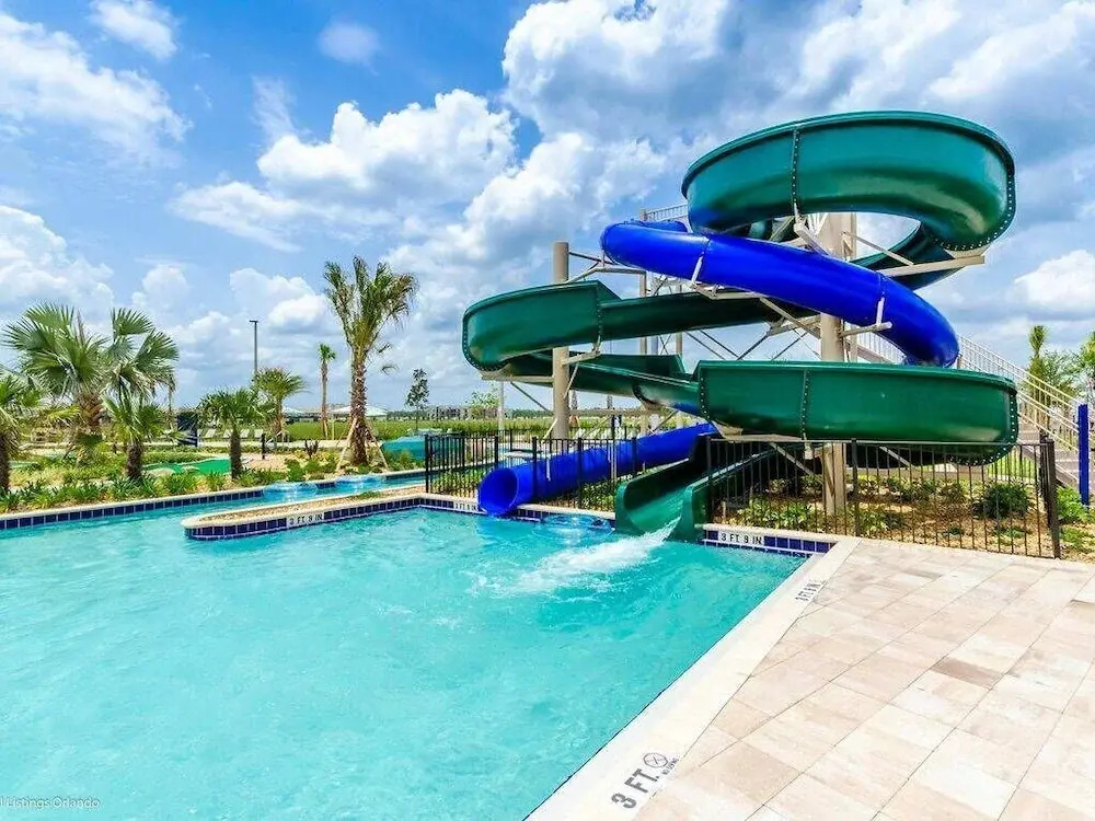 Cozy Retreat Near Disney: Apartment With Amenities