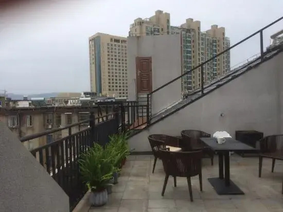 Stoneship Hotel