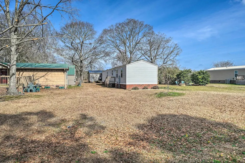 Peaceful Supply House ~ 2 Mi to Holden Beach!