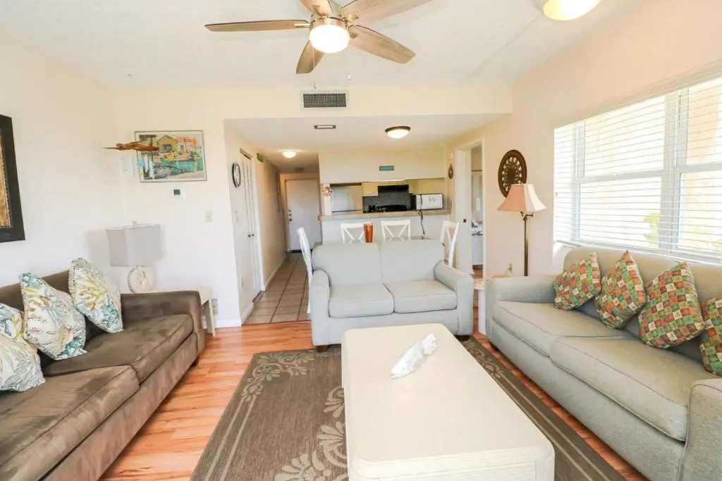 Creston House 1C