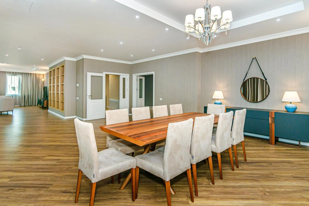 Apartment near Four Seasons