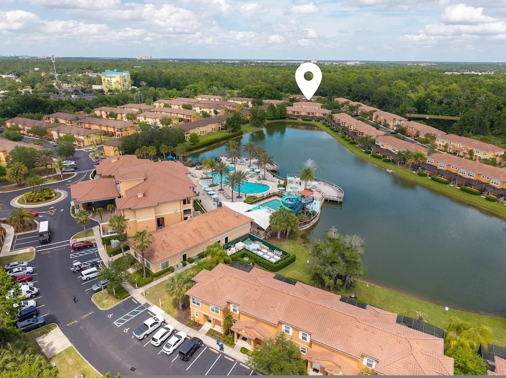 Modern Family 4BR Townhome Near Disney in Orlando 2752