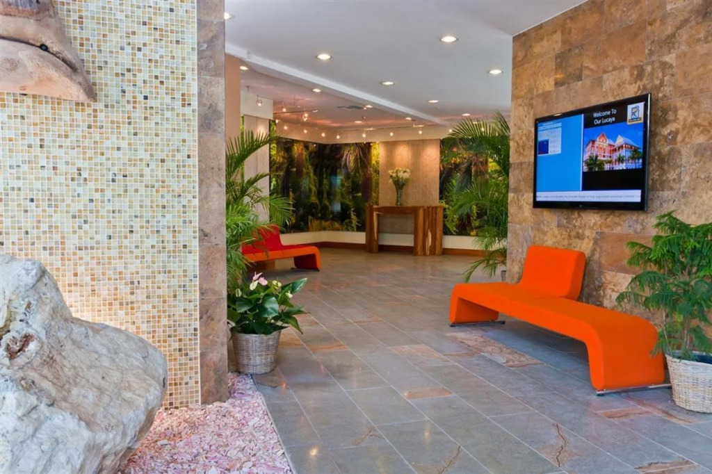 Pelican Bay Hotel