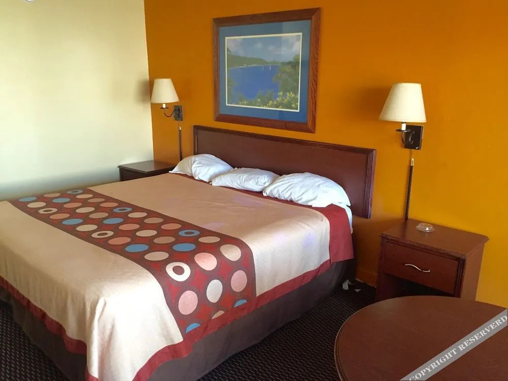 Super 8 Wildwood