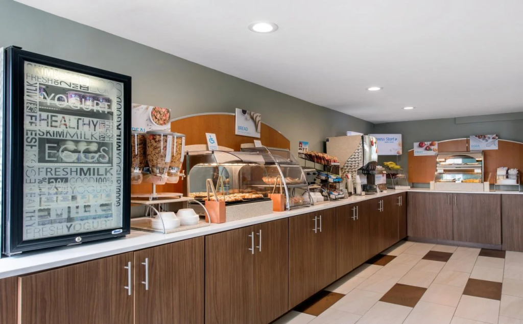 Holiday Inn Express & Suites Harrison by IHG