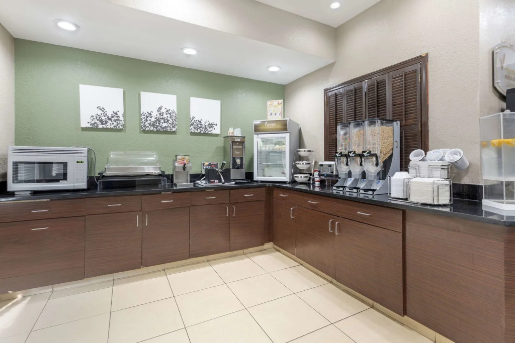 Garner Hotel Sumter Northwest by IHG