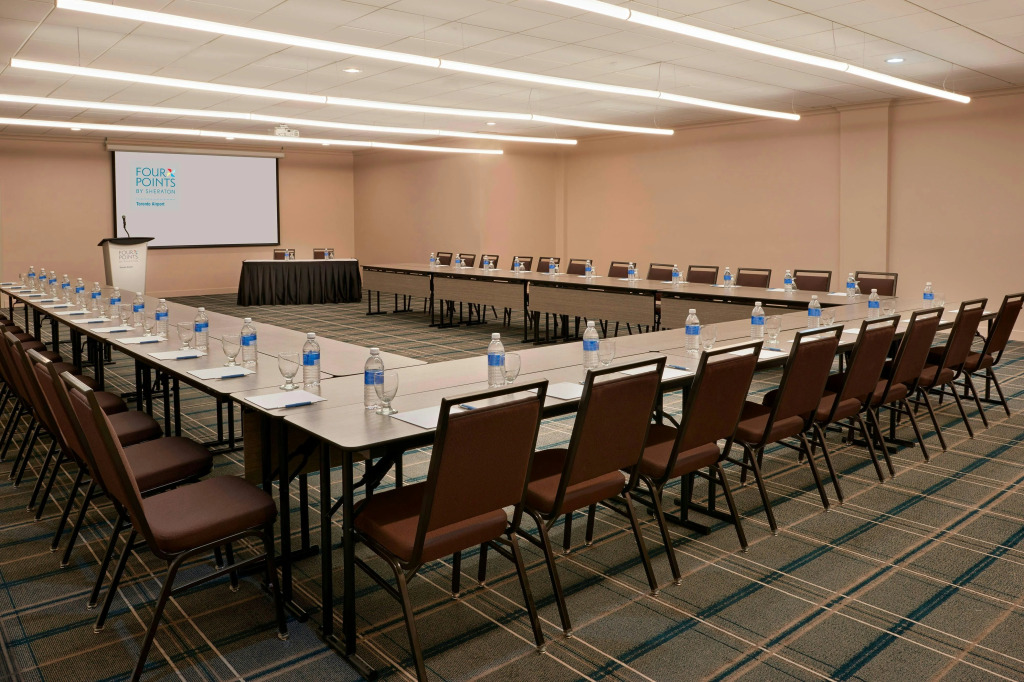 Econo Lodge Inn & Suites Toronto Airport