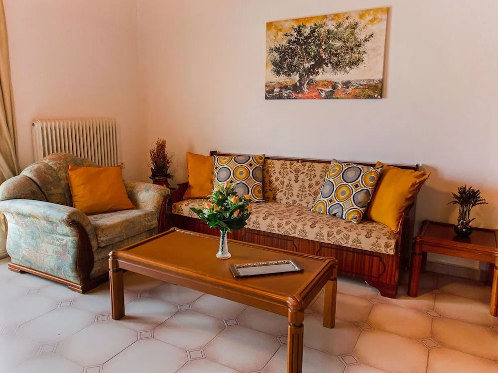 Gorgeous Holiday Home in Arhanes with Balcony