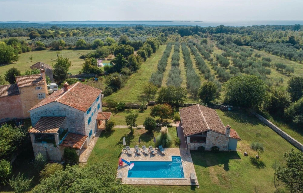 Nice Home in Vodnjan With Wifi and 4 Bedrooms