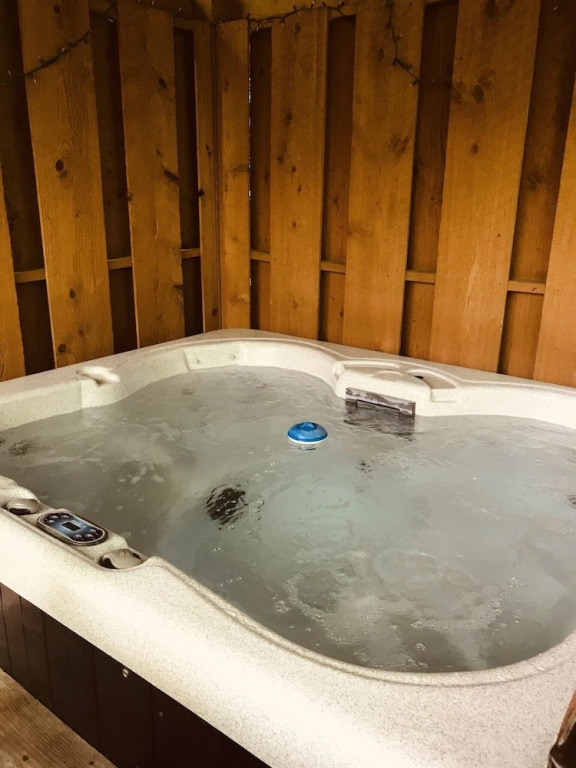 Blessed Nest 1 Bedroom Cabin by RedAwning