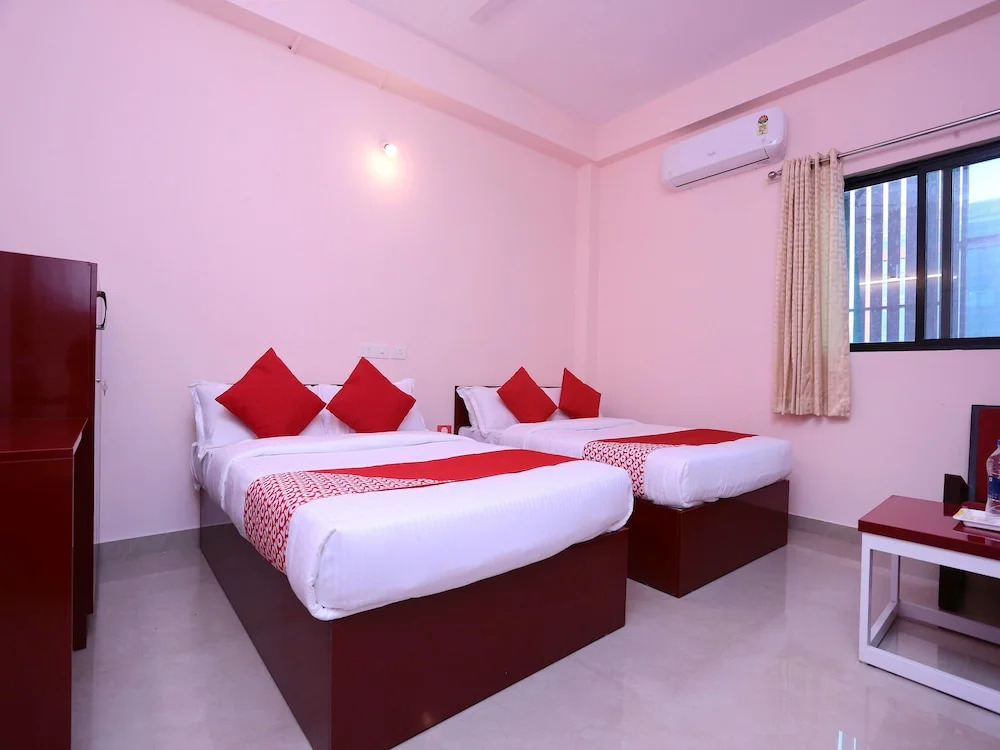 Oyo 13577 Tkr Metro Residency