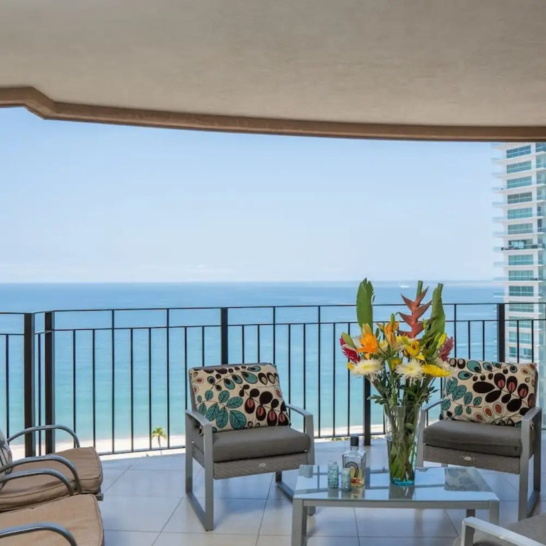 Ocean Front Condo 1 Bedroom 3 Beds 2 Bathrooms