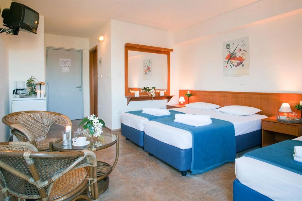 Arya Hotel