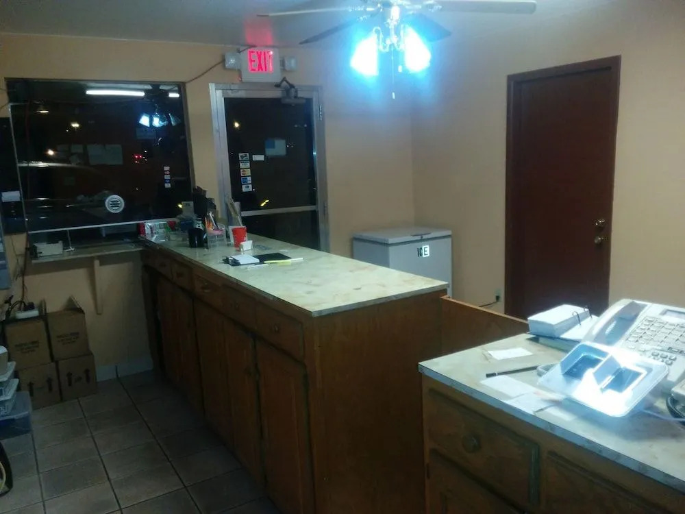 Budget Host Motel Gainesville