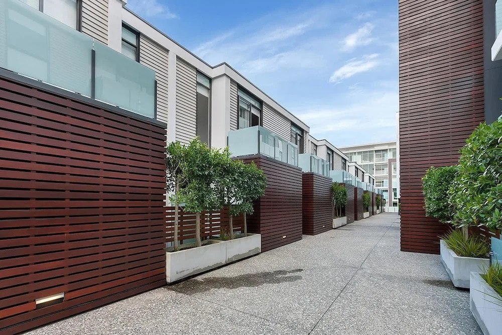 QV Open Plan One Bedroom Harbour Apt - 763