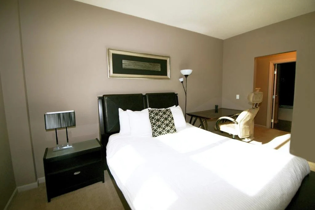 Suite Digs Vetro