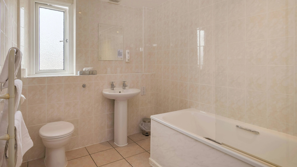 Belvilla Crewe Arms Hotel
